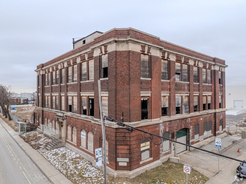 440 Victoria Ave N, Hamilton, ON à vendre - Photo principale - Image 1 de 1