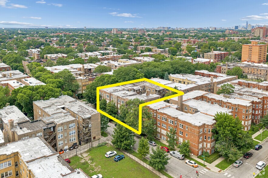 7549 S Kingston Ave, Chicago, IL à vendre - Photo du bâtiment - Image 1 de 12