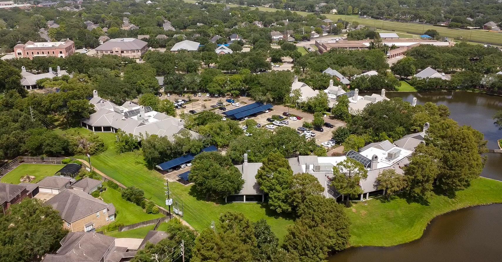 4675 Sweetwater Blvd, Sugar Land, TX à louer Photo du bâtiment- Image 1 de 5