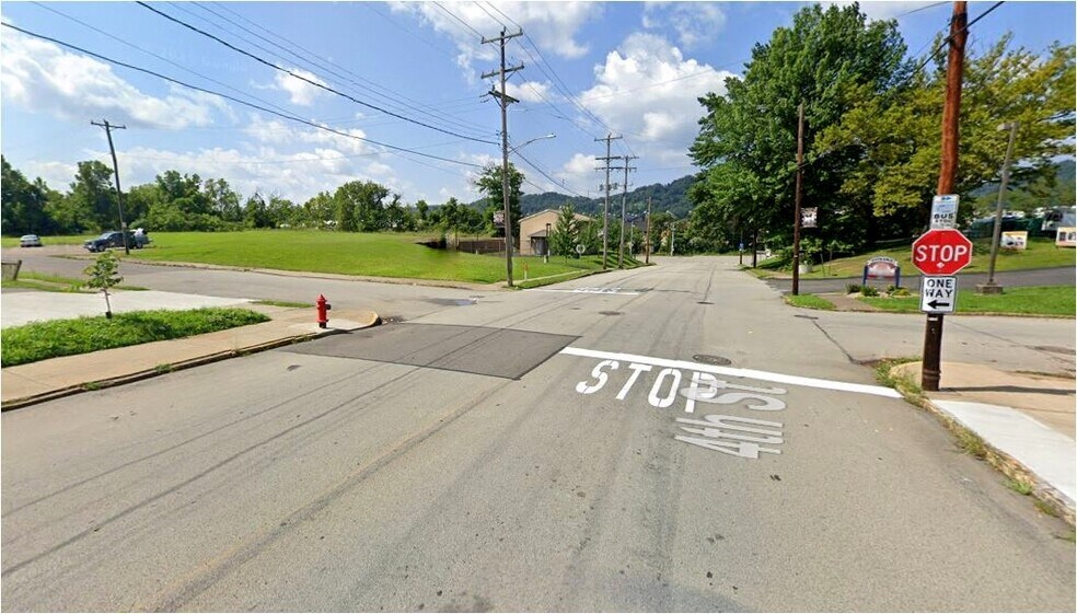 341 Park Rd, Ambridge, PA à vendre - Photo du bâtiment - Image 2 de 7