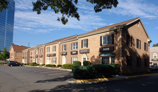 Plus de détails pour 5122 Leesburg Pike, Alexandria, VA - Bureau/Commerce de détail à louer