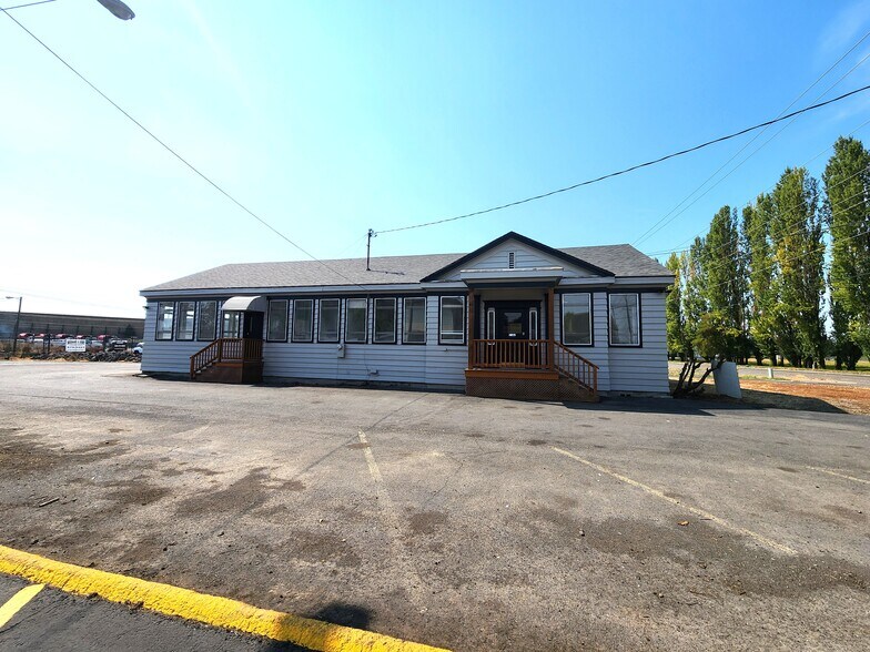 3331 Washington Way, Longview, WA à louer - Photo du bâtiment - Image 1 de 8