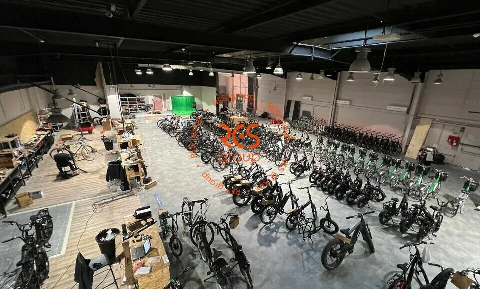 Retail in Bordeaux for lease - Interior Photo - Image 2 of 8