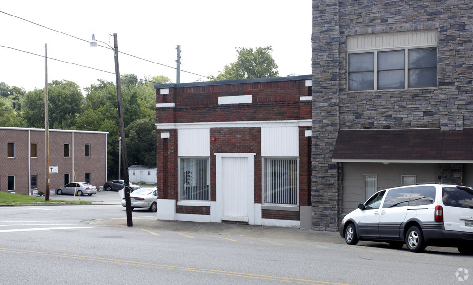505 Main St, LaFollette, TN for lease - Building Photo - Image 2 of 3