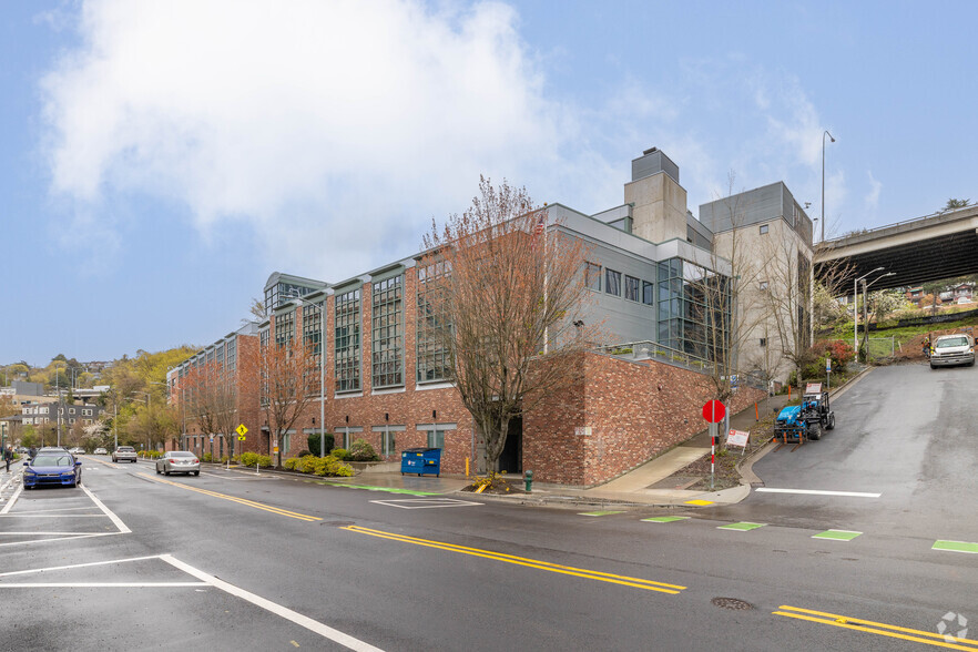 1208 Eastlake Ave E, Seattle, WA for lease - Building Photo - Image 1 of 8