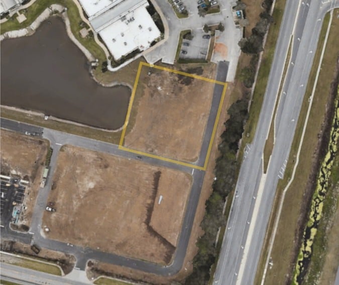 1501 Outlet Blvd, Daytona Beach, FL for lease Primary Photo- Image 1 of 2