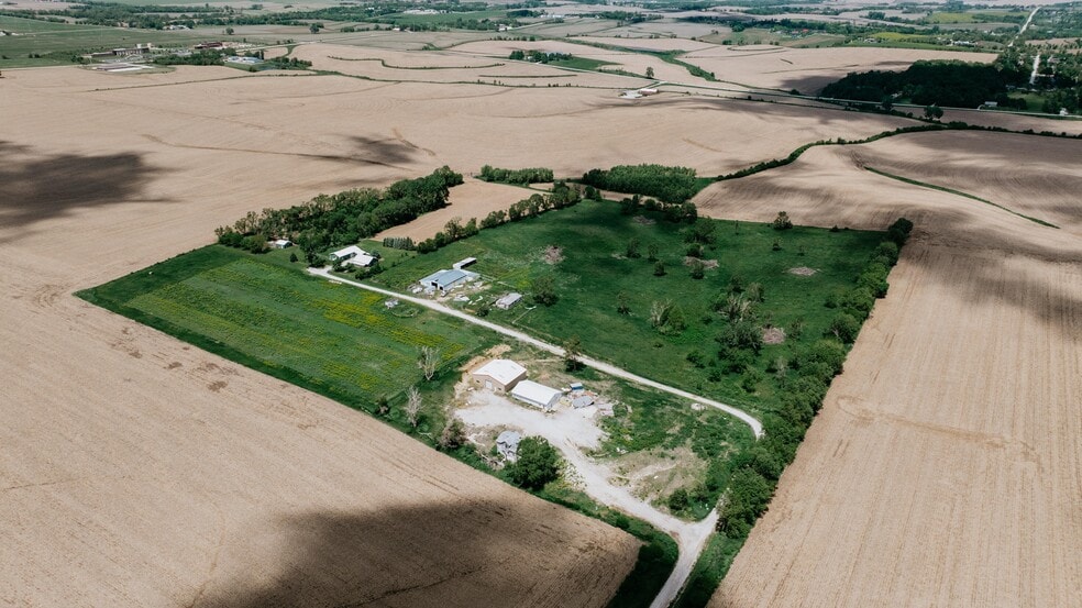 19206 State Street, Bennington, NE à vendre - Photo du bâtiment - Image 3 de 7