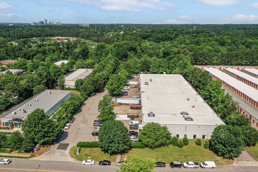 5025 Departure Dr, Raleigh, NC for lease - Building Photo - Image 3 of 11
