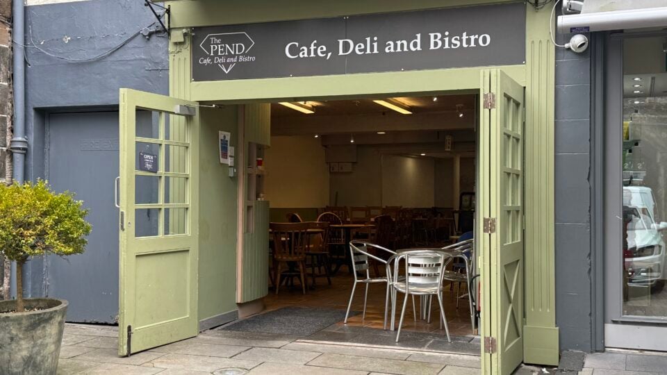 81 Port St, Stirling à vendre Photo du bâtiment- Image 1 de 5