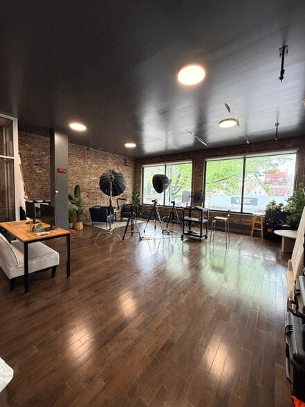 30-69 Steinway St, Astoria, NY à louer - Photo intérieure - Image 1 de 6