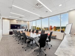 100 Via Renzo Dr, Richmond Hill, ON à louer Photo intérieure- Image 1 de 8