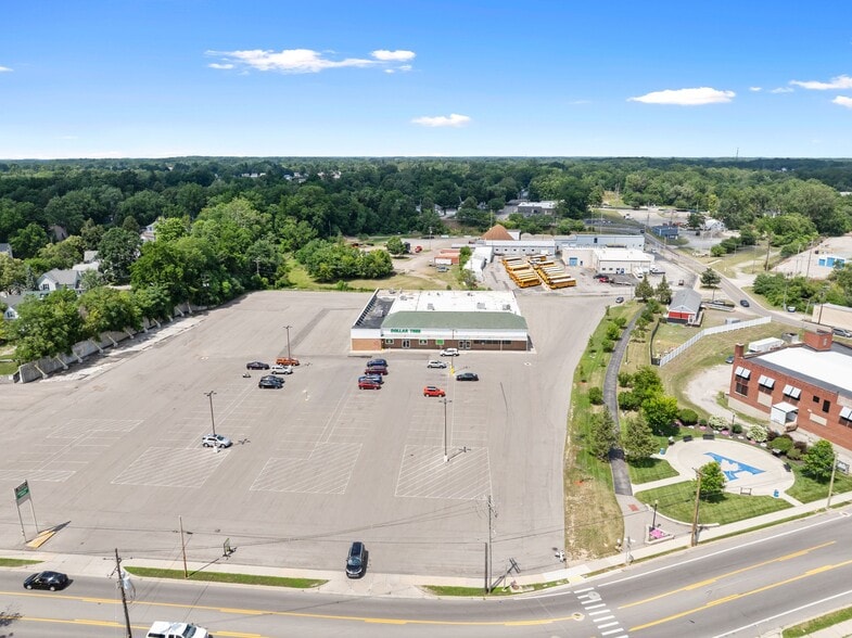 408 W Maumee St, Adrian, MI for sale - Building Photo - Image 2 of 5
