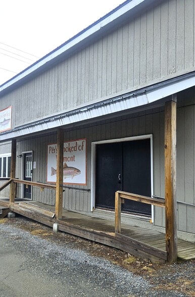 4155 Vt Rte 15, Wolcott, VT à louer - Photo du bâtiment - Image 2 de 13