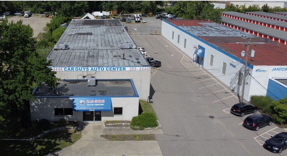 32637 Groesbeck Hwy, Fraser, MI à vendre - Photo principale - Image 1 de 4