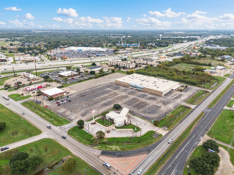 1205 N Loop 340, Waco, TX for sale - Building Photo - Image 1 of 9