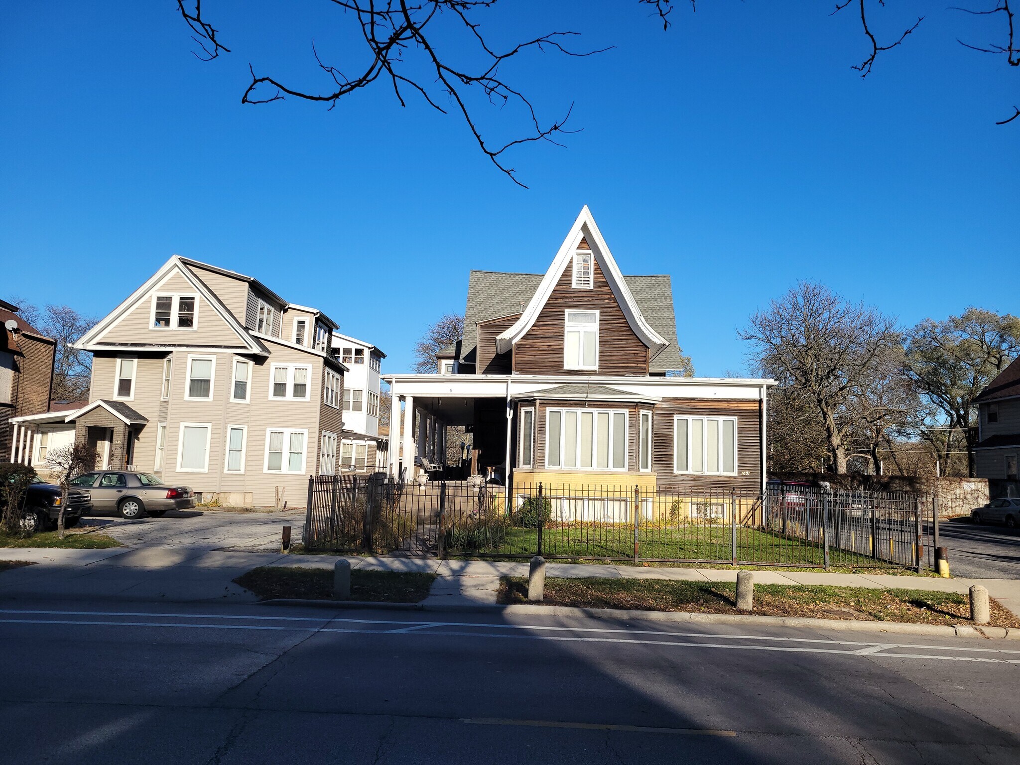 7645-7657 S South Shore Dr, Chicago, IL for sale Primary Photo- Image 1 of 1