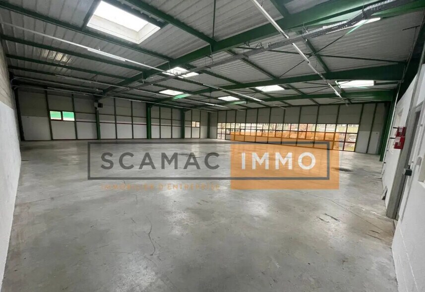 Office in Saint-Thibault-des-Vignes for lease - Building Photo - Image 1 of 10