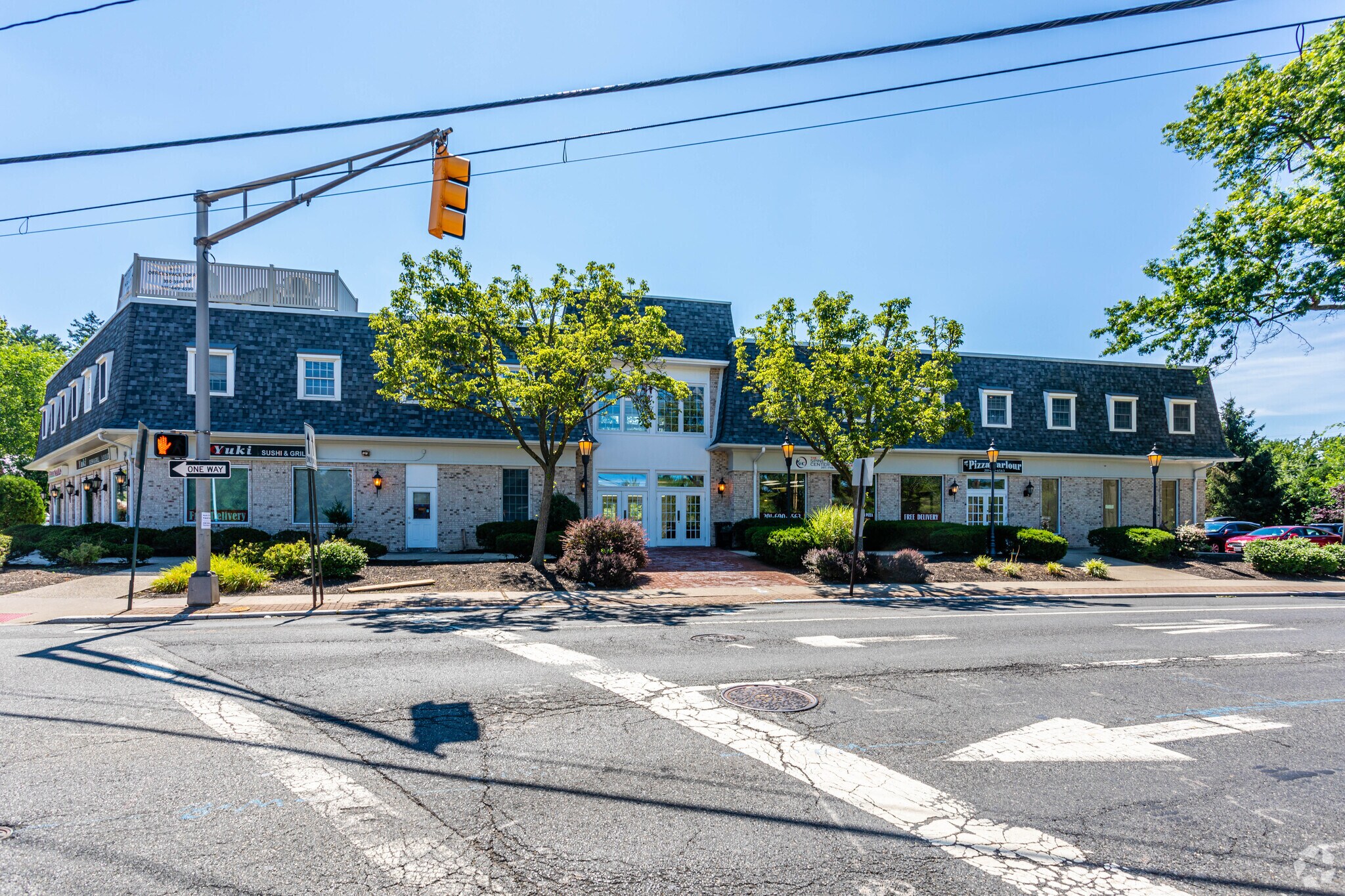 2-8 S Kinderkamack Rd, Montvale, NJ à louer Photo du bâtiment- Image 1 de 7