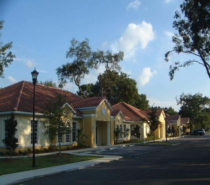 6989 E Fowler Ave, Temple Terrace, FL for lease Primary Photo- Image 1 of 10