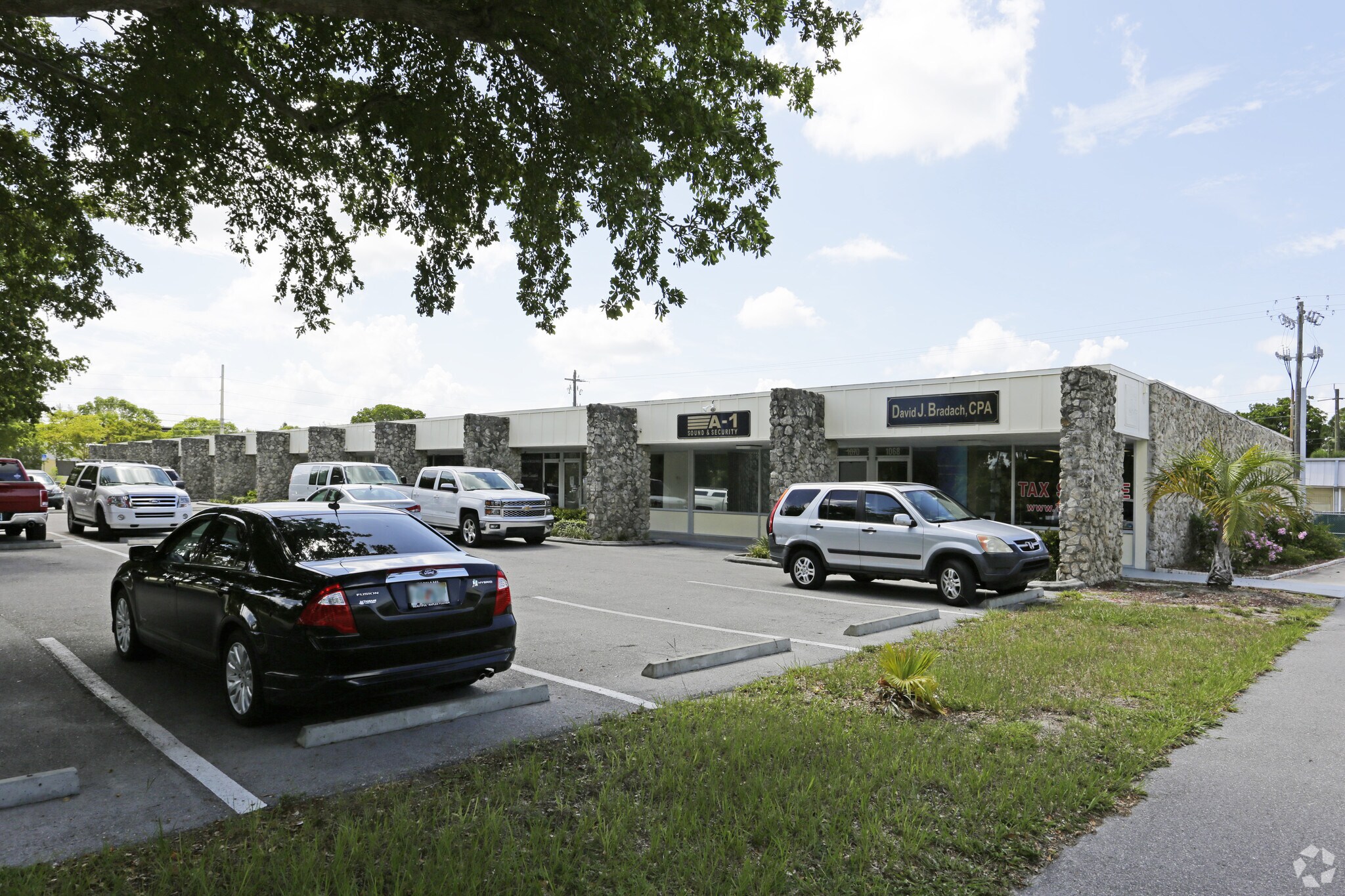 1068-1090 6th Ave N, Naples, FL à vendre Photo principale- Image 1 de 10