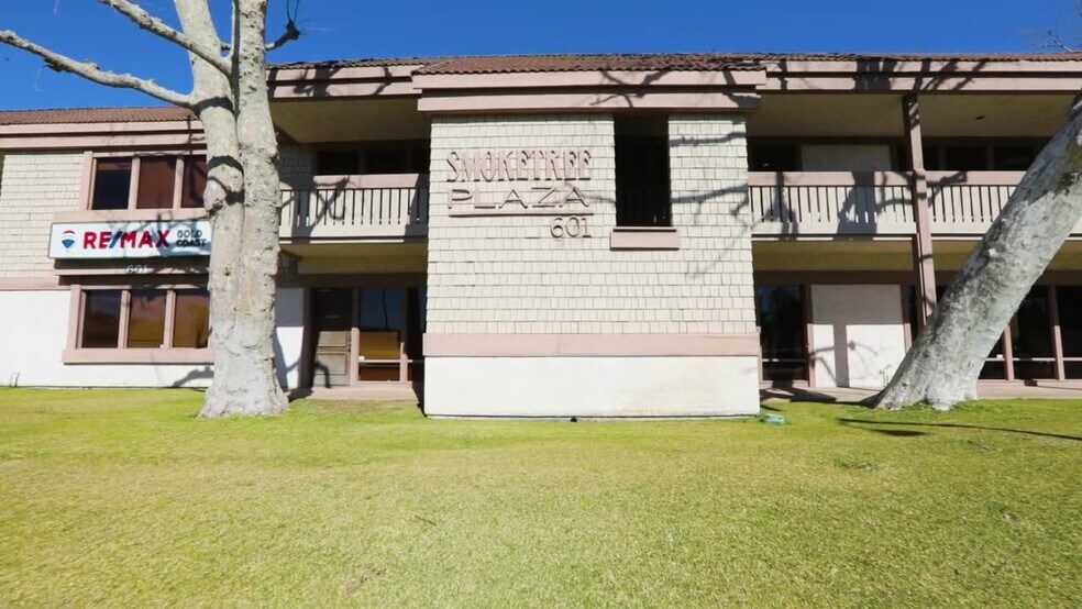 601 E Daily Dr, Camarillo, CA à louer - Vidéo sur l’inscription commerciale - Image 2 de 8