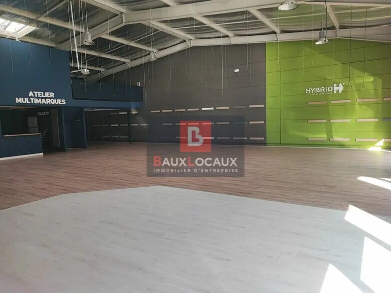 Retail in Salon-de-Provence for lease - Interior Photo - Image 2 of 4