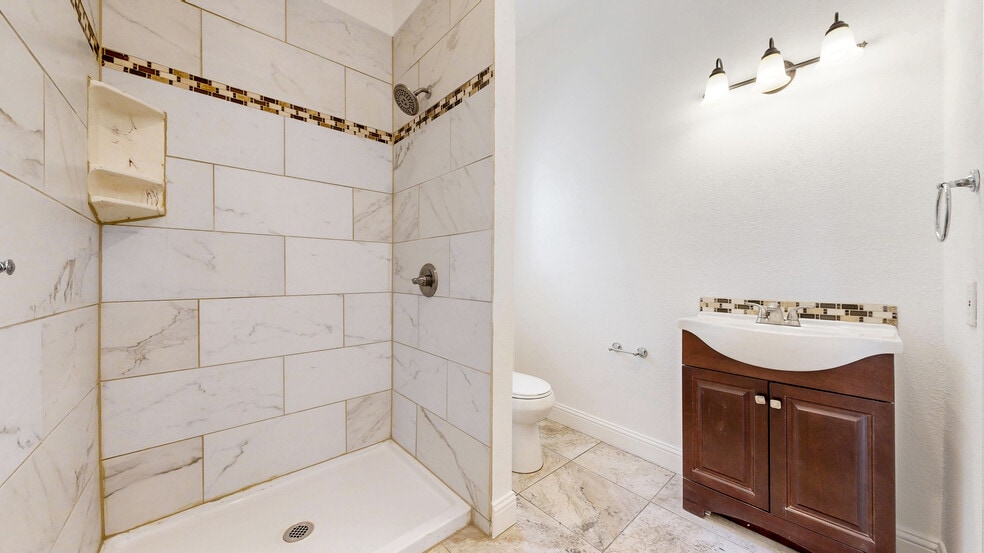 4342 Delaware St, Denver, CO for sale - Interior Photo - Image 2 of 42