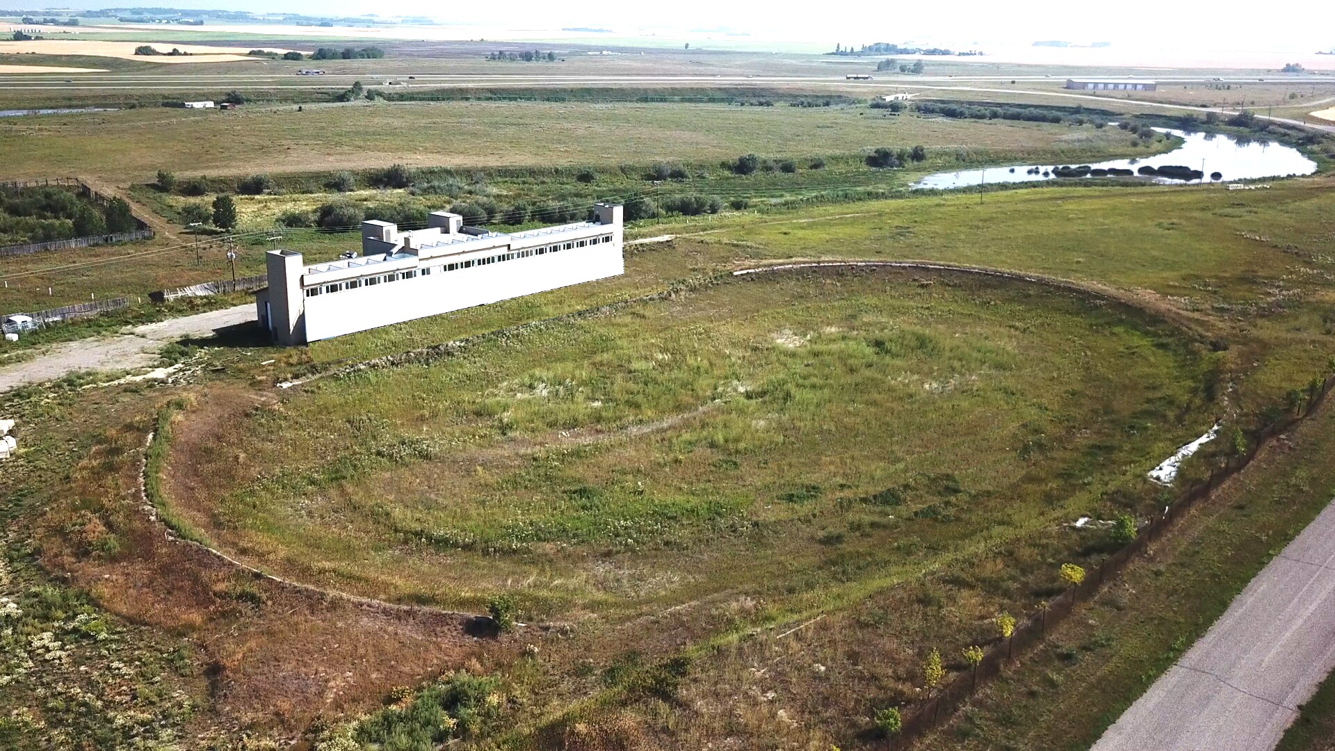 Township Rd 195A, Foothills No 31, AB à vendre Photo du bâtiment- Image 1 de 2