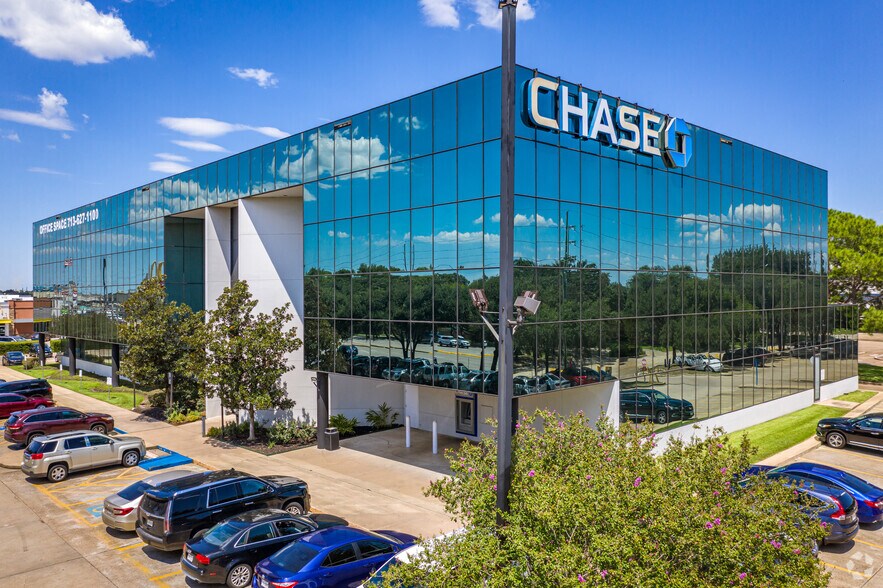 4600 Highway 6 N, Houston, TX à louer - Photo du bâtiment - Image 2 de 12