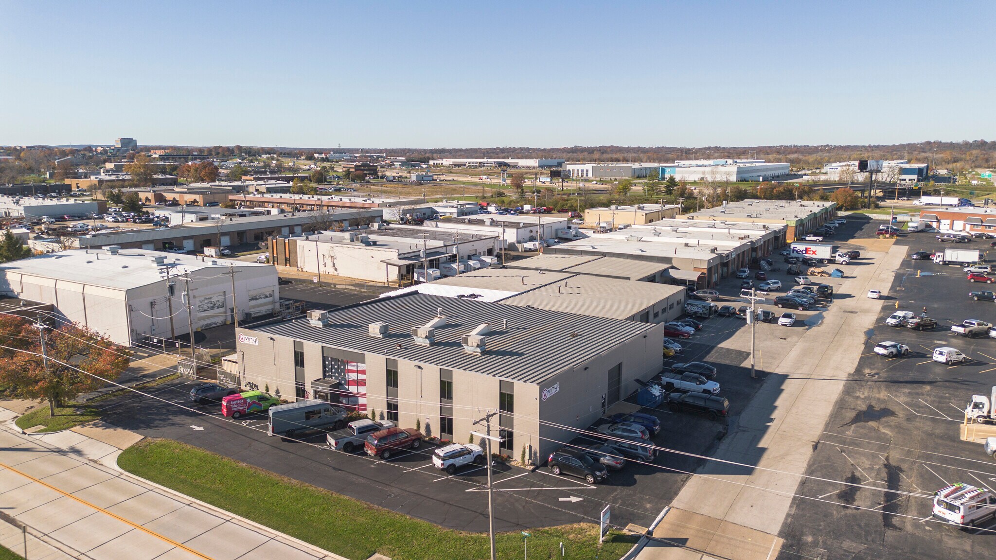 1725-1745 Chase Dr, Fenton, MO à vendre Photo du bâtiment- Image 1 de 1