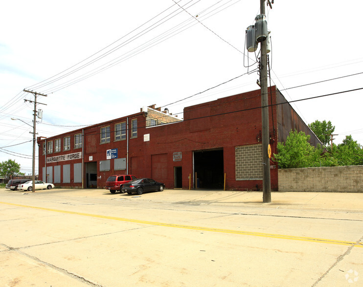 1209 Marquette St, Cleveland, OH à louer - Photo du bâtiment - Image 1 de 12