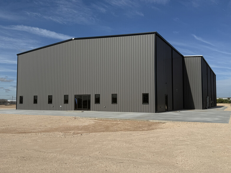 1602 S Midkiff Rd, Midland, TX for lease - Building Photo - Image 3 of 20