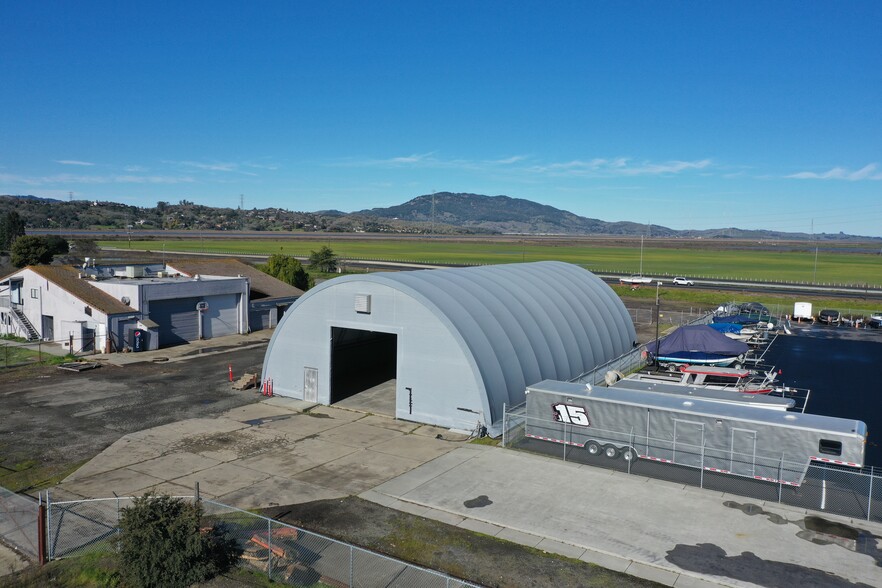 270 Sears Point, Petaluma, CA à louer - Photo du bâtiment - Image 3 de 5