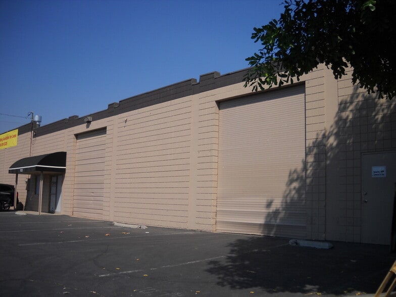 1033 Brooks St, Ontario, CA for lease - Primary Photo - Image 1 of 7