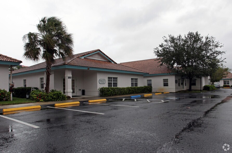 166-171 Center Rd, Venice, FL for sale - Primary Photo - Image 1 of 20