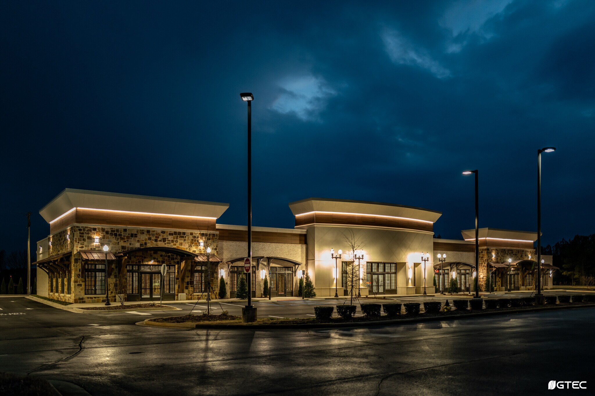 1612 Lindsay Ln S, Athens, AL à louer Photo du bâtiment- Image 1 de 8