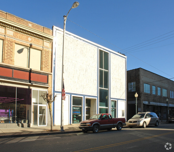 111 S 3rd St, Ironton, OH for lease - Primary Photo - Image 1 of 2