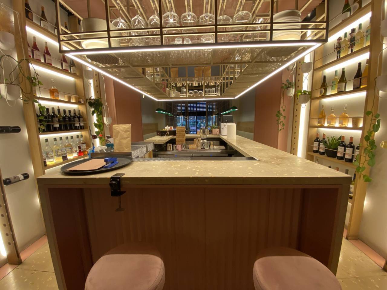 Retail in Barcelona, Barcelona for lease Interior Photo- Image 1 of 4