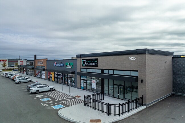 Plus de détails pour 100 Windfields Farm Dr E, Oshawa, ON - Commerce de détail à louer