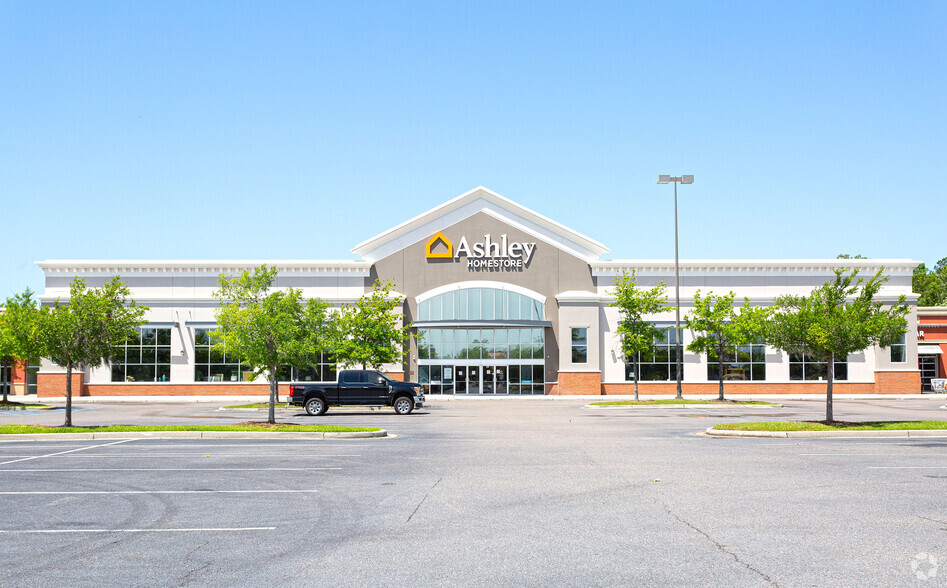 4950 Centre Pointe Dr, Charleston, SC for lease - Building Photo - Image 1 of 3