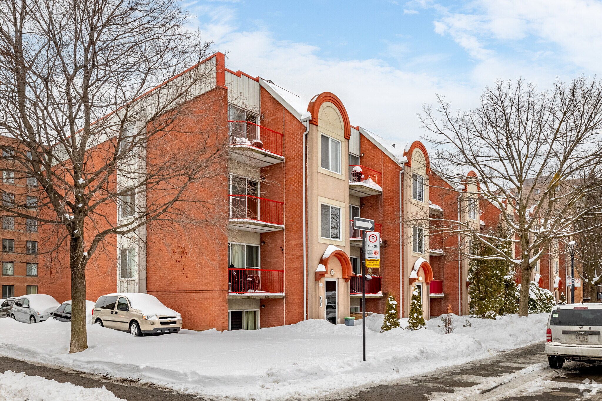 10270 Rue Paul-Comtois, Montréal, QC à vendre Photo du bâtiment- Image 1 de 1