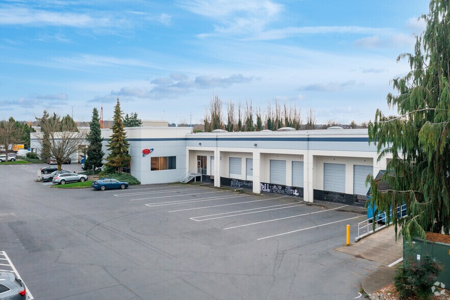 19406 68th Ave S, Kent, WA à louer - Photo du bâtiment - Image 2 de 4