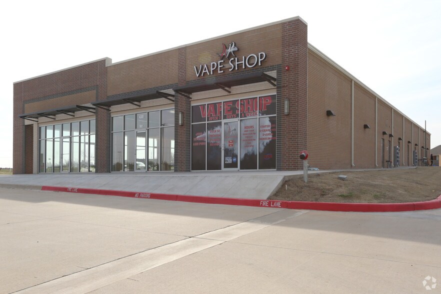 4301 N Sara Rd, Yukon, OK for lease - Building Photo - Image 2 of 14