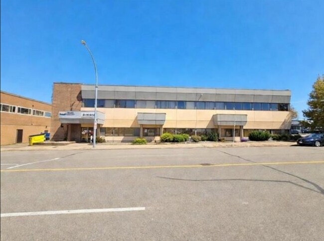 Plus de détails pour 1577 7th Av, Prince George, BC - Bureau à louer