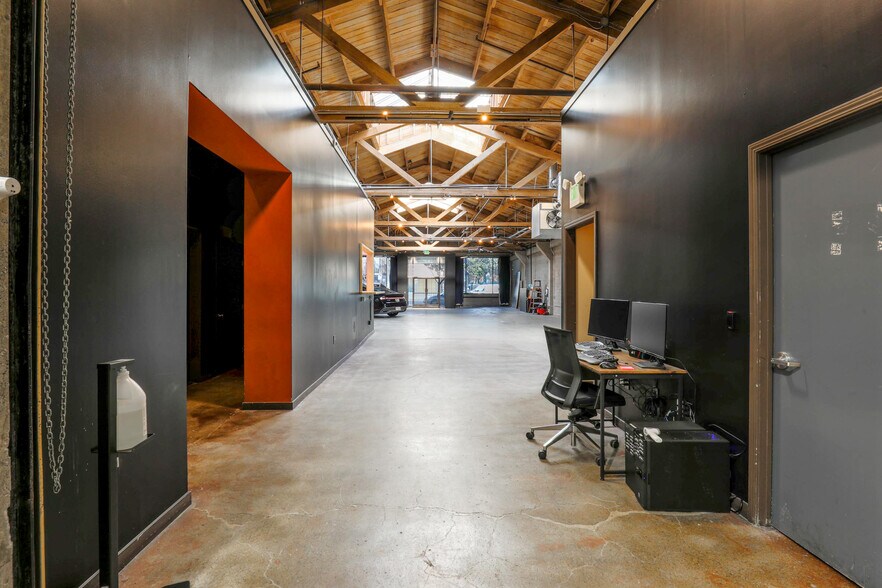 1345 Howard St, San Francisco, CA for lease - Interior Photo - Image 2 of 6