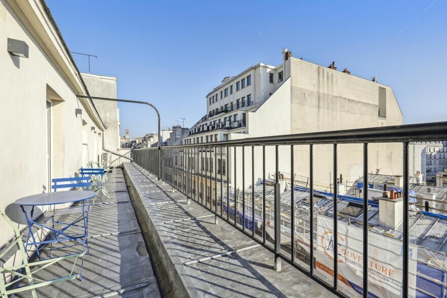 53 Rue D'Hauteville, Paris à louer - Photo du bâtiment - Image 3 de 14