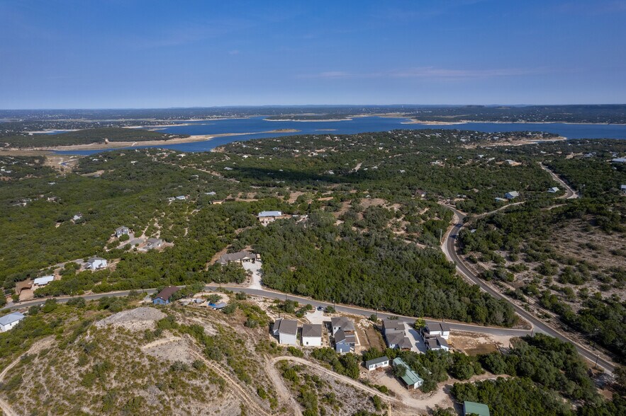 185 Hidden Dr, Canyon Lake, TX à vendre - Photo du bâtiment - Image 3 de 24
