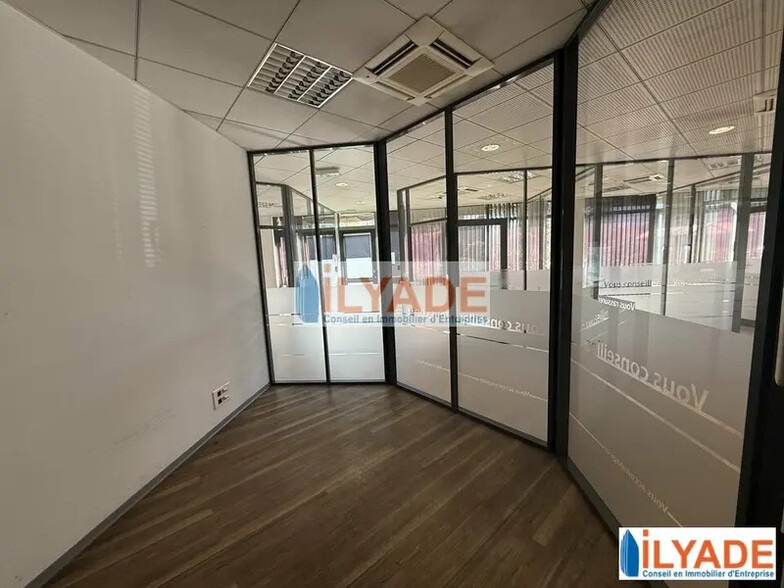 21 Avenue De Verdun, Aubagne à louer - Photo intérieure - Image 2 de 8