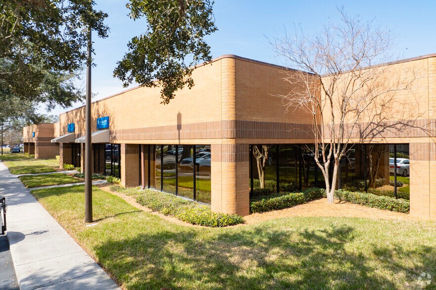 10500 University Center Dr, Tampa, FL à louer - Photo du bâtiment - Image 2 de 17