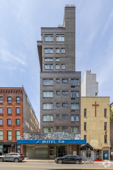 61 Chrystie St, New York, NY à vendre - Photo du bâtiment - Image 2 de 9